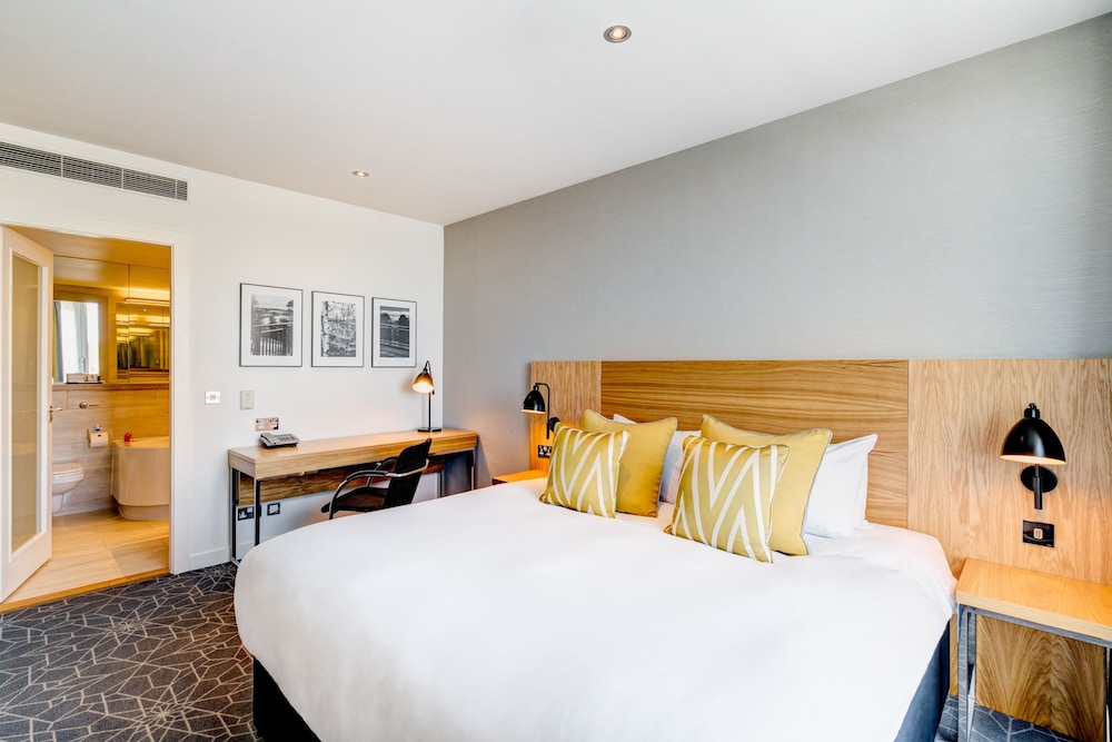 apex city quay hotel and spa