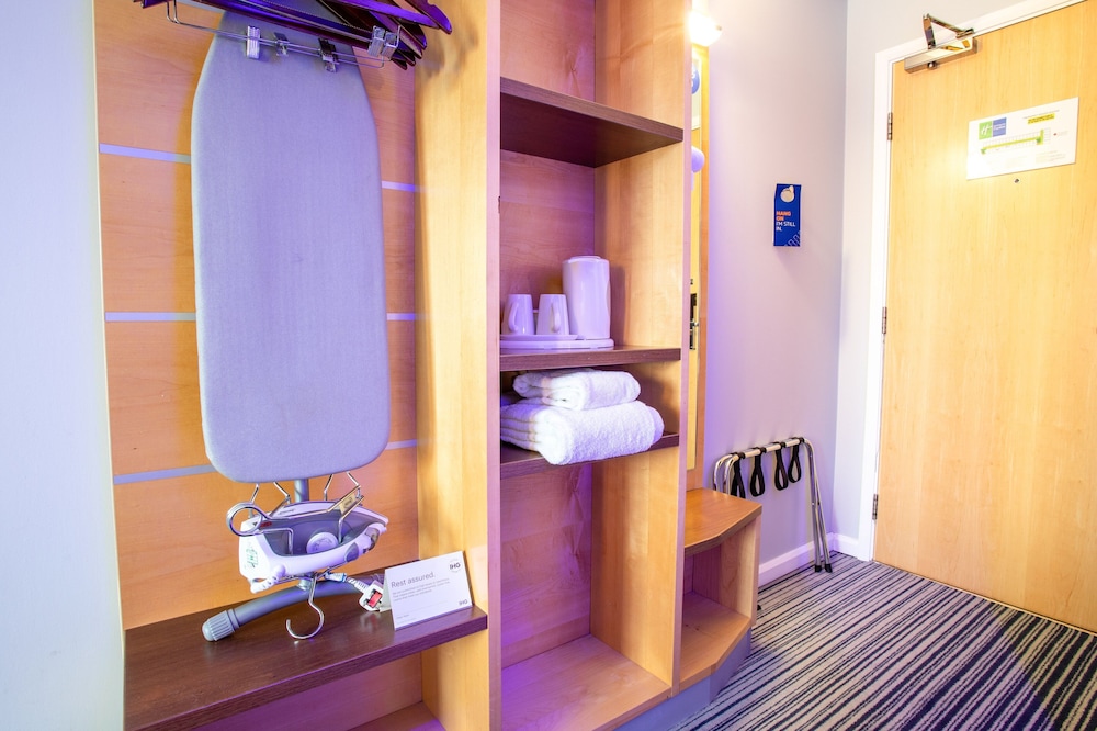 holiday inn express dunfermline by ihg
