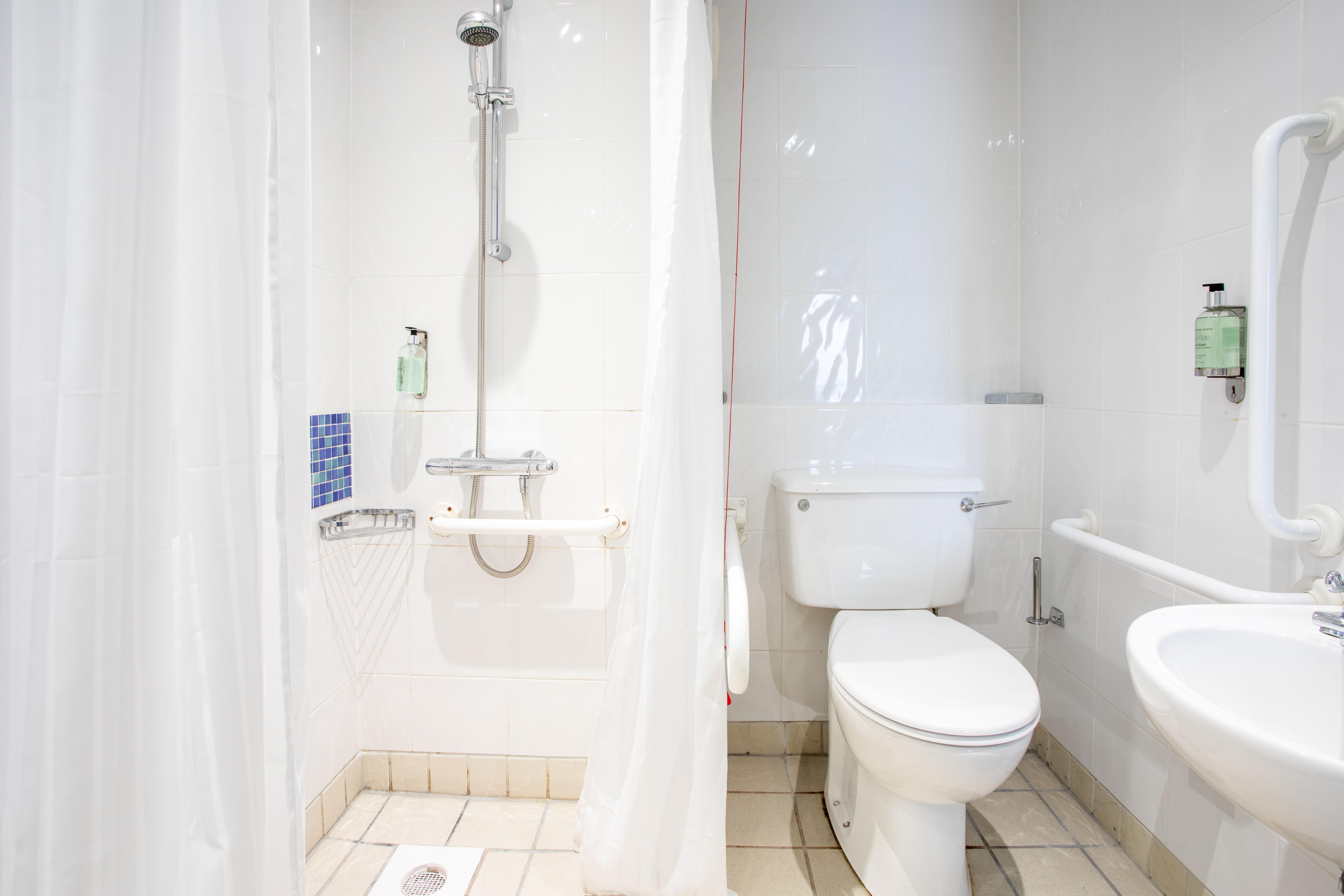 holiday inn express dunfermline by ihg