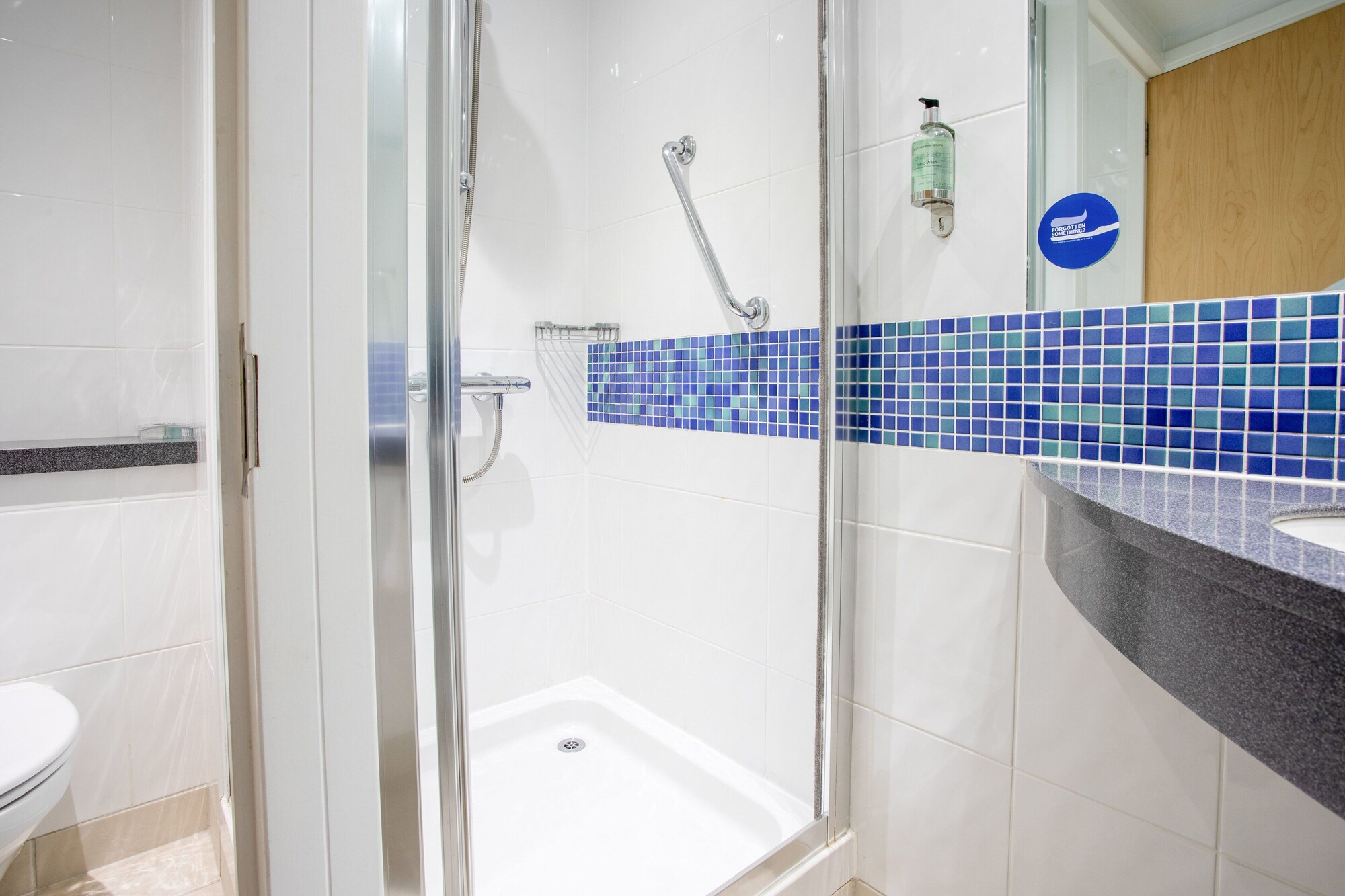holiday inn express dunfermline by ihg