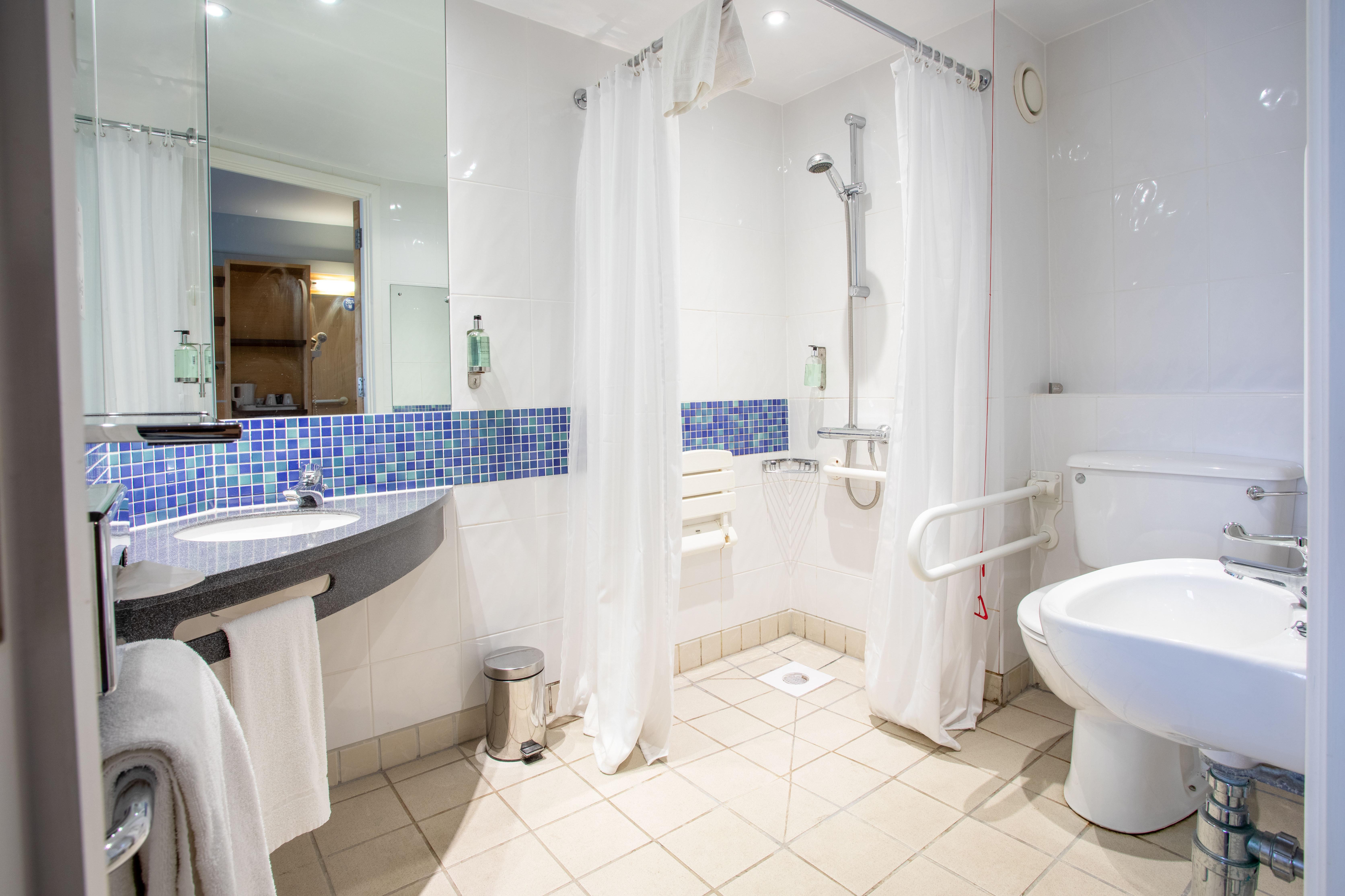 holiday inn express dunfermline by ihg
