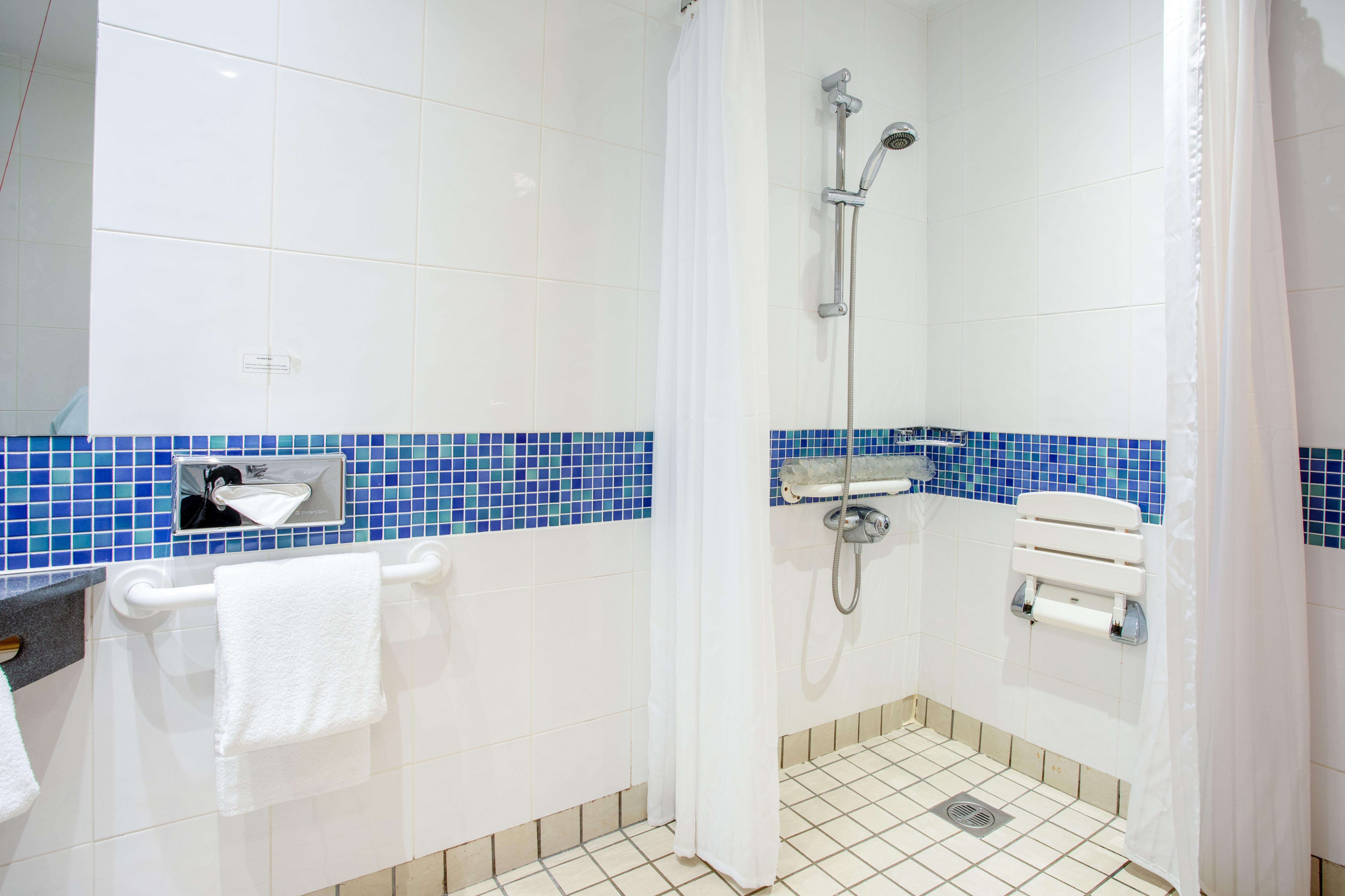 holiday inn express dunfermline by ihg