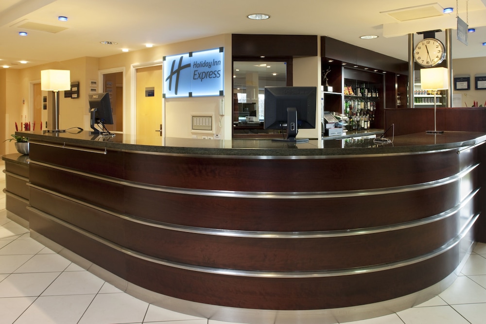 holiday inn express dunfermline by ihg