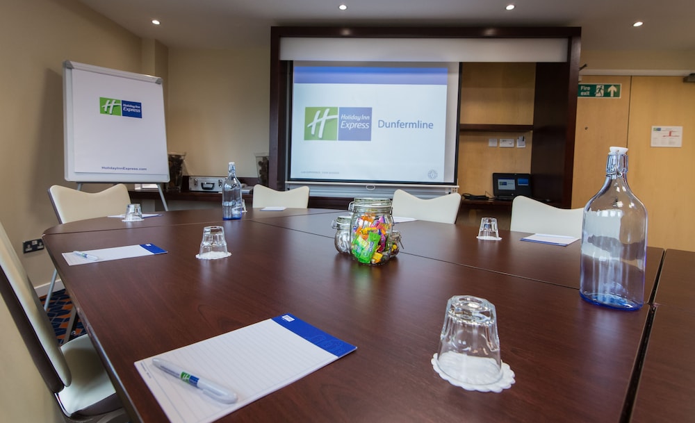 holiday inn express dunfermline by ihg