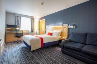 holiday inn express dunfermline by ihg