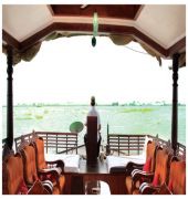 cosy houseboats