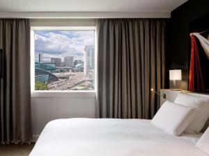 pullman paris la defense hotel