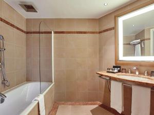 pullman paris la defense hotel