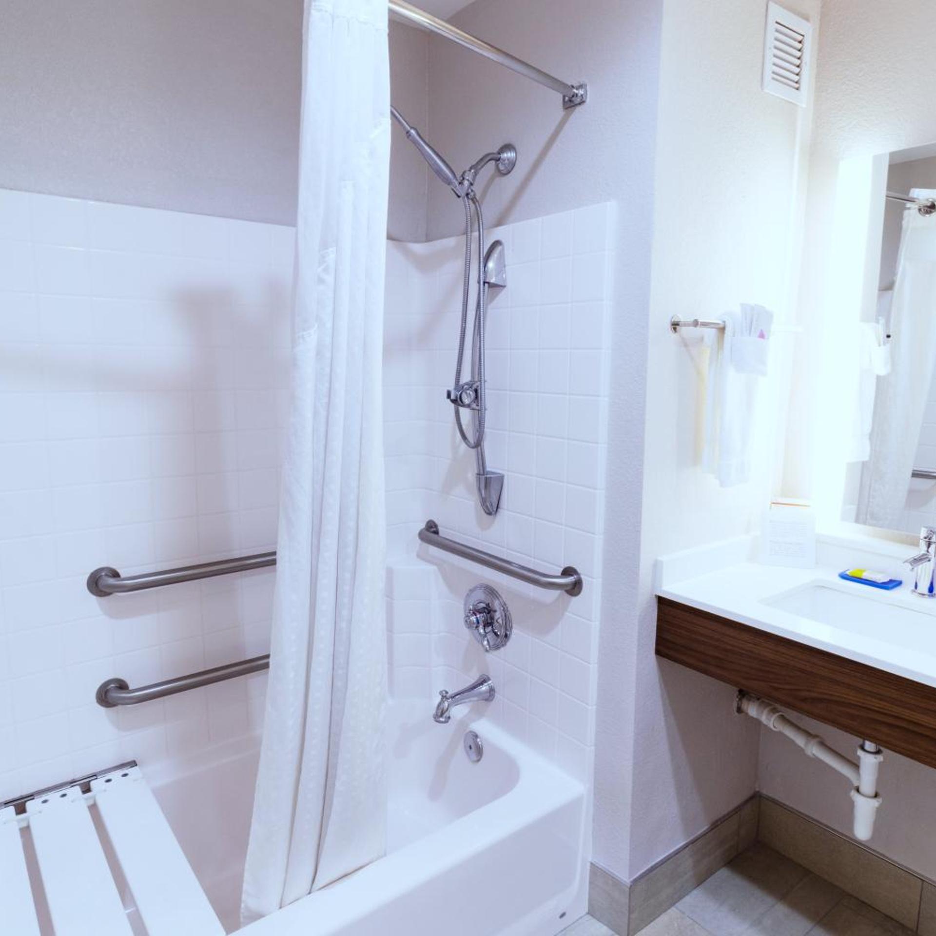 holiday inn express hotel and suites crestview by ihg