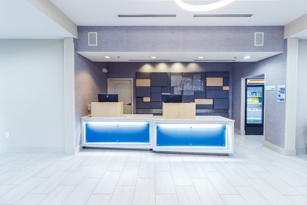 holiday inn express hotel and suites crestview by ihg