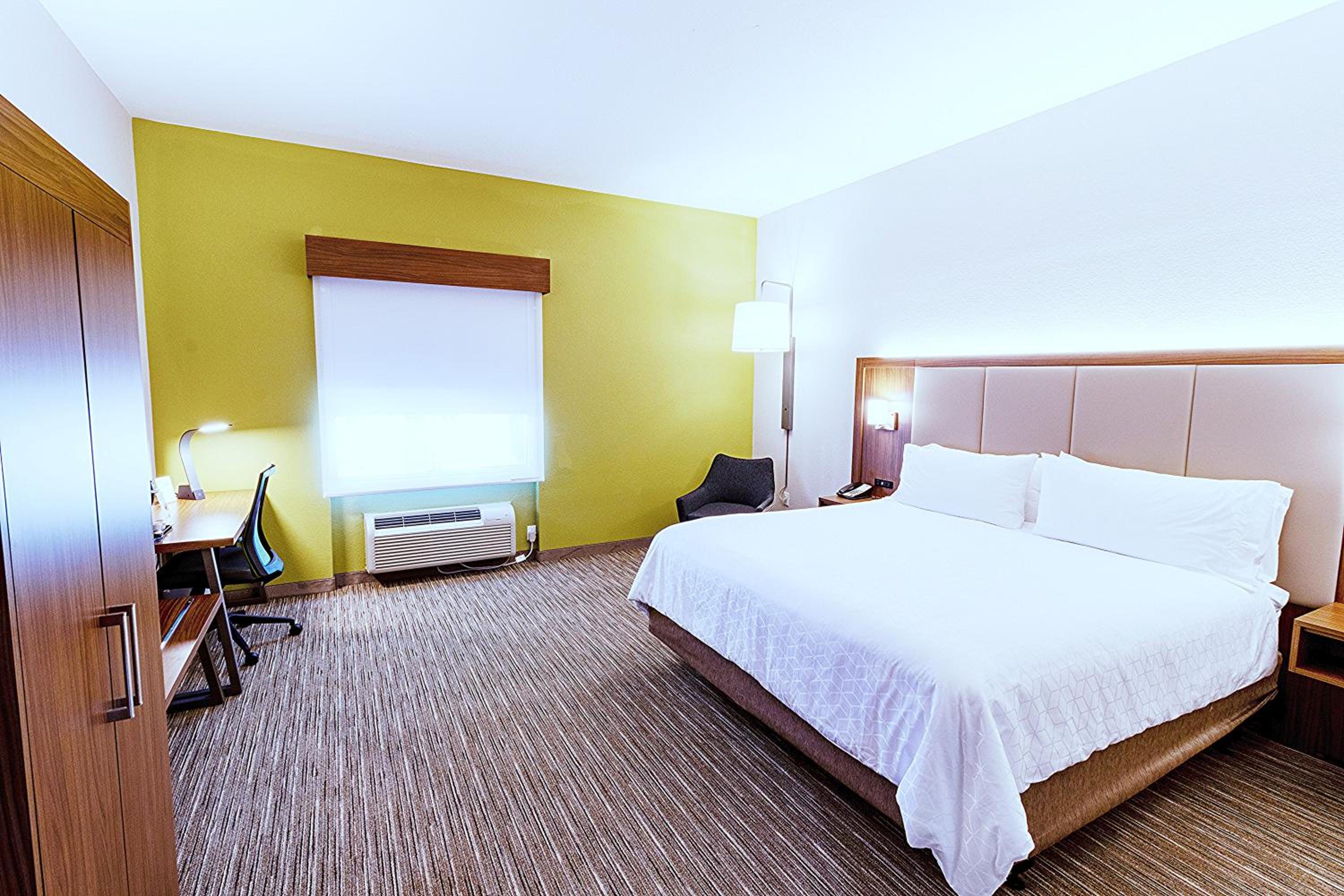 holiday inn express hotel and suites crestview by ihg