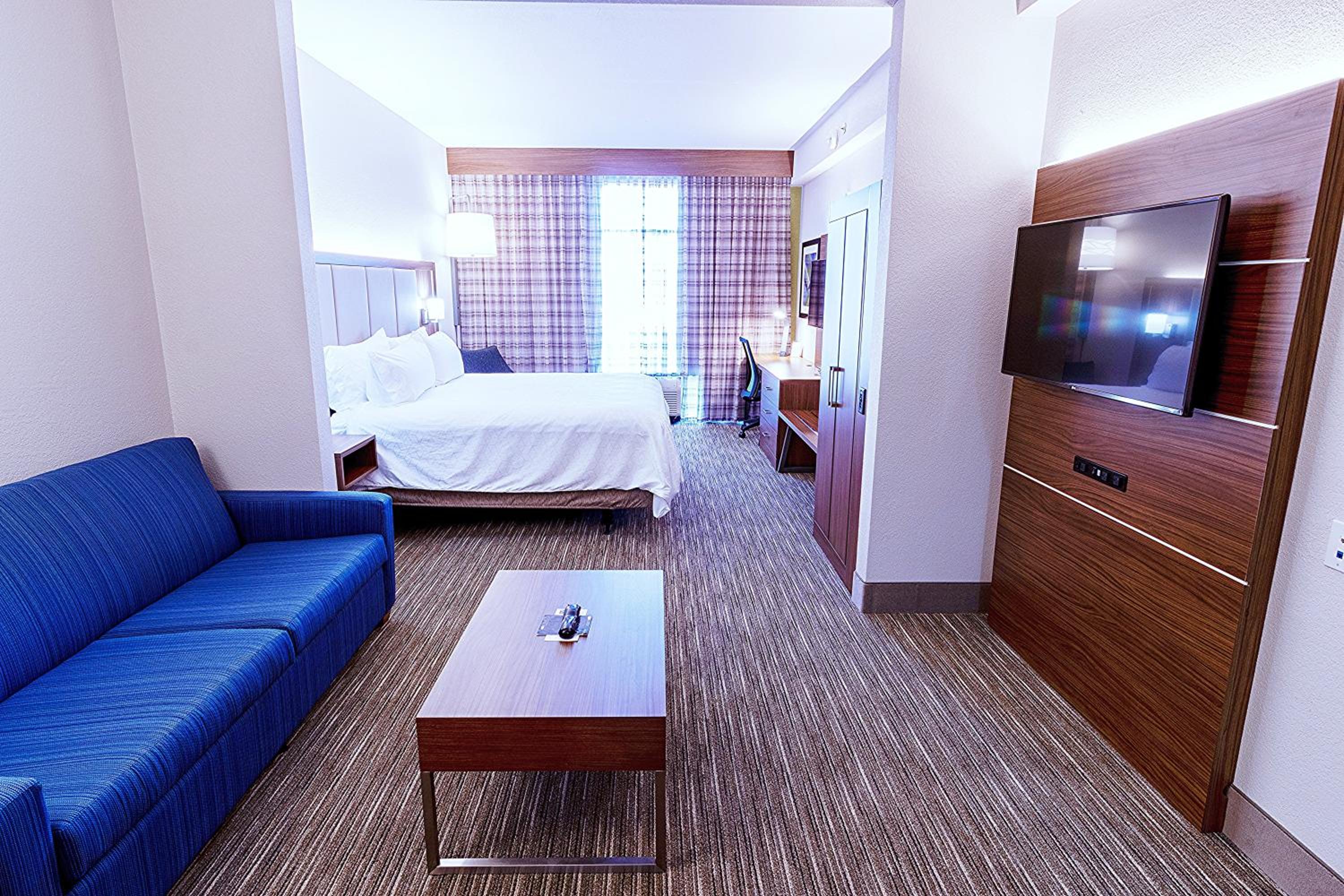 holiday inn express hotel and suites crestview by ihg