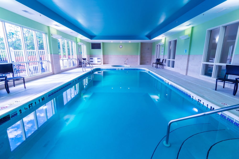 holiday inn express hotel and suites crestview by ihg