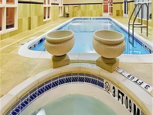 holiday inn express hotel and suites crestview by ihg