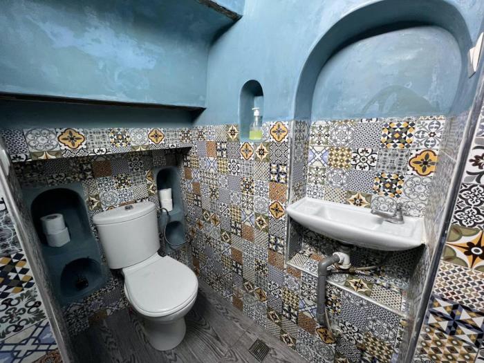 riad verus hostel adults only