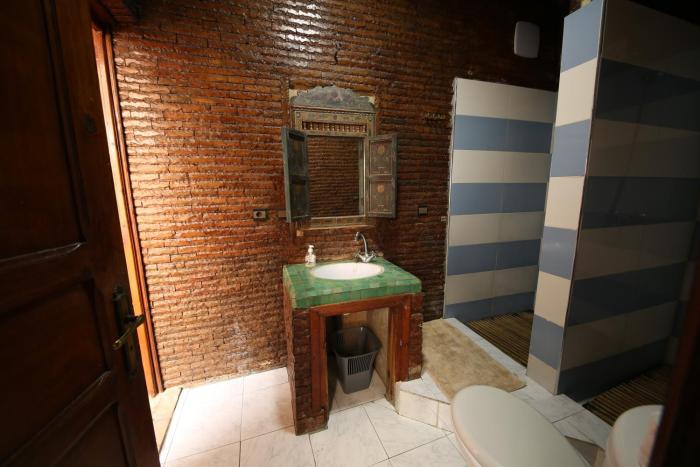 riad verus hostel adults only