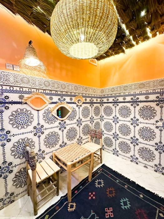 riad verus hostel adults only