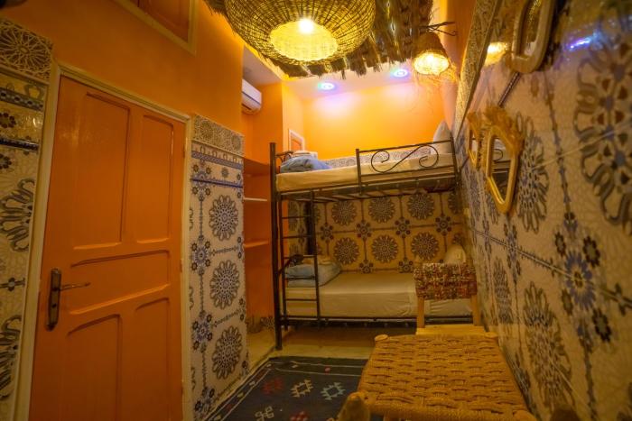 riad verus hostel adults only
