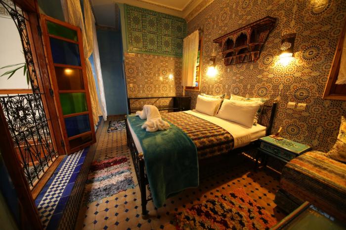 riad verus hostel adults only