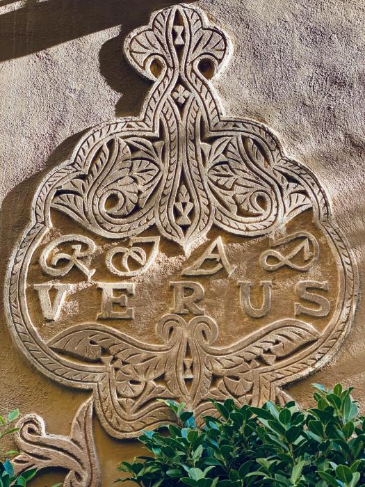 riad verus hostel adults only