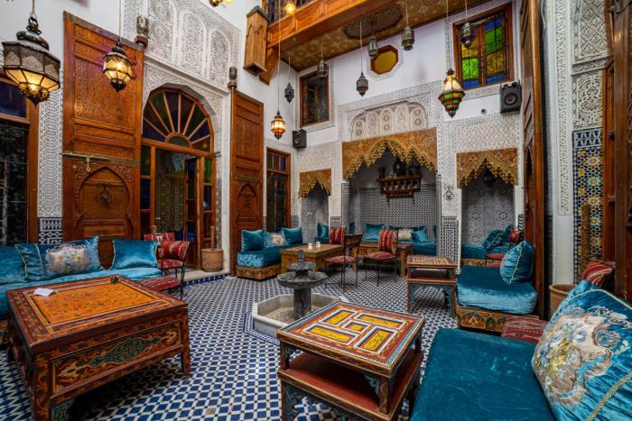 riad verus hostel adults only
