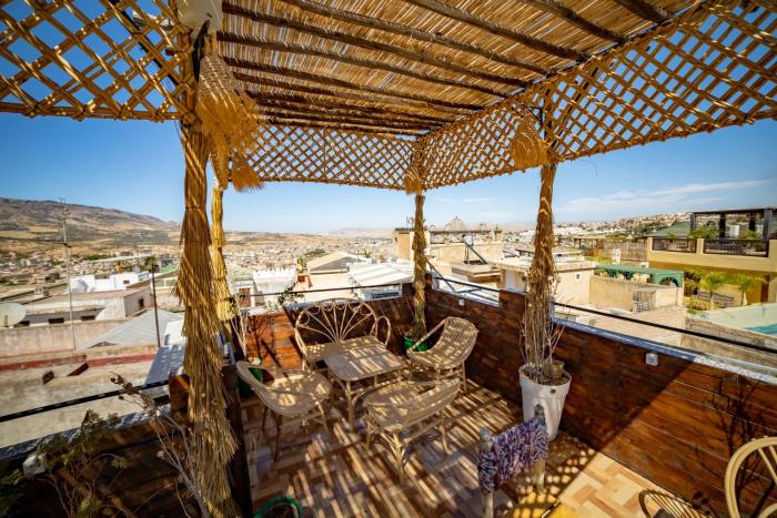 riad verus hostel adults only