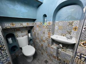 riad verus hostel adults only