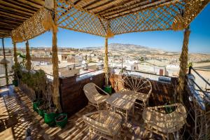 riad verus hostel adults only