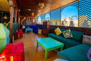 riad verus hostel adults only