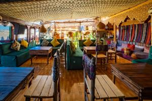 riad verus hostel adults only