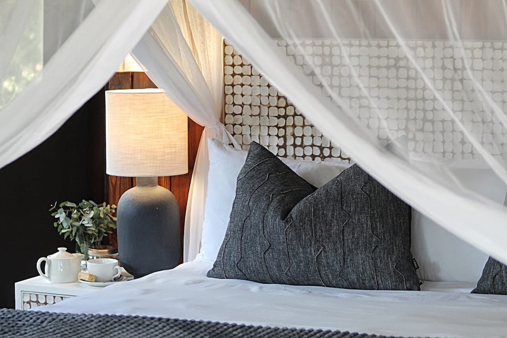 barefoot addo elephant lodge