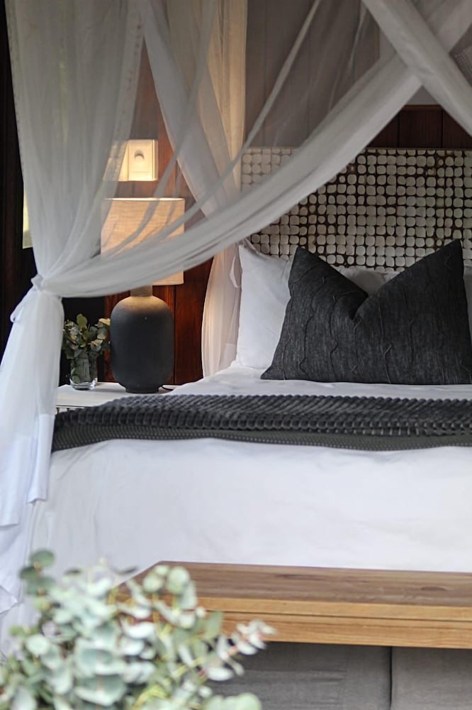 barefoot addo elephant lodge
