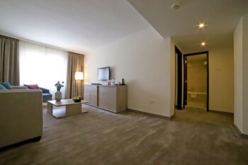 the sanrock by le reve hotels