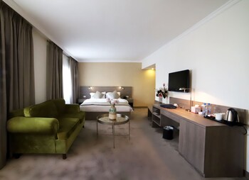 the sanrock by le reve hotels