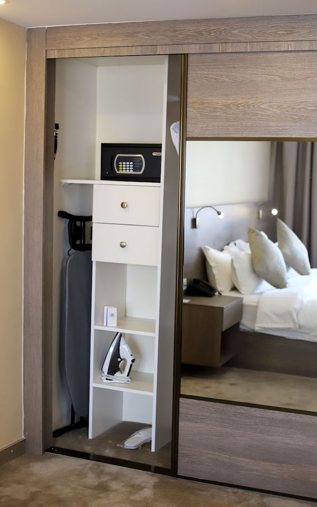 the sanrock by le reve hotels