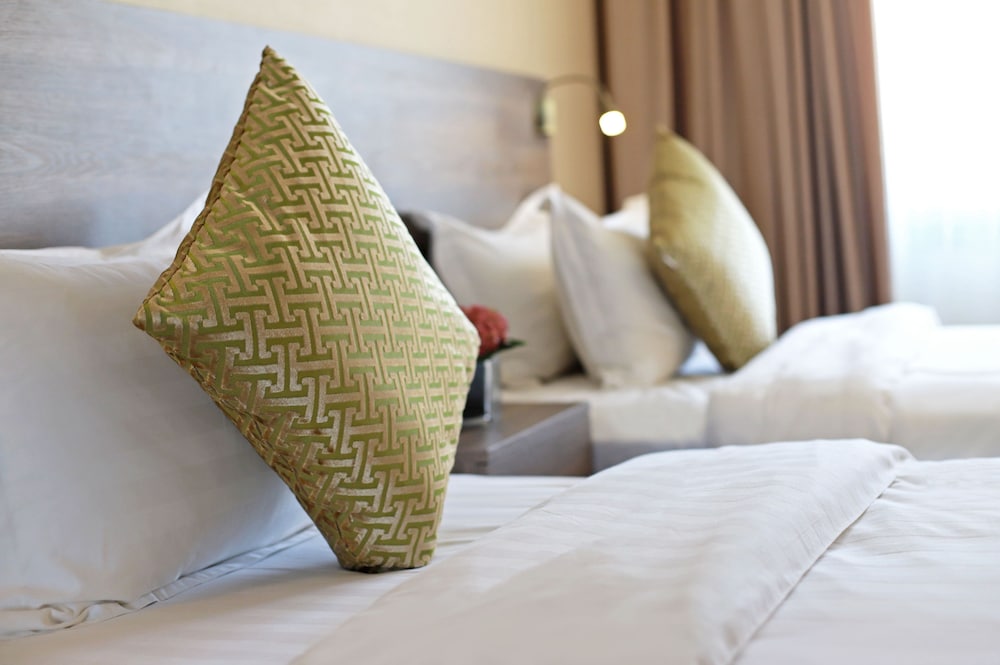 the sanrock by le reve hotels