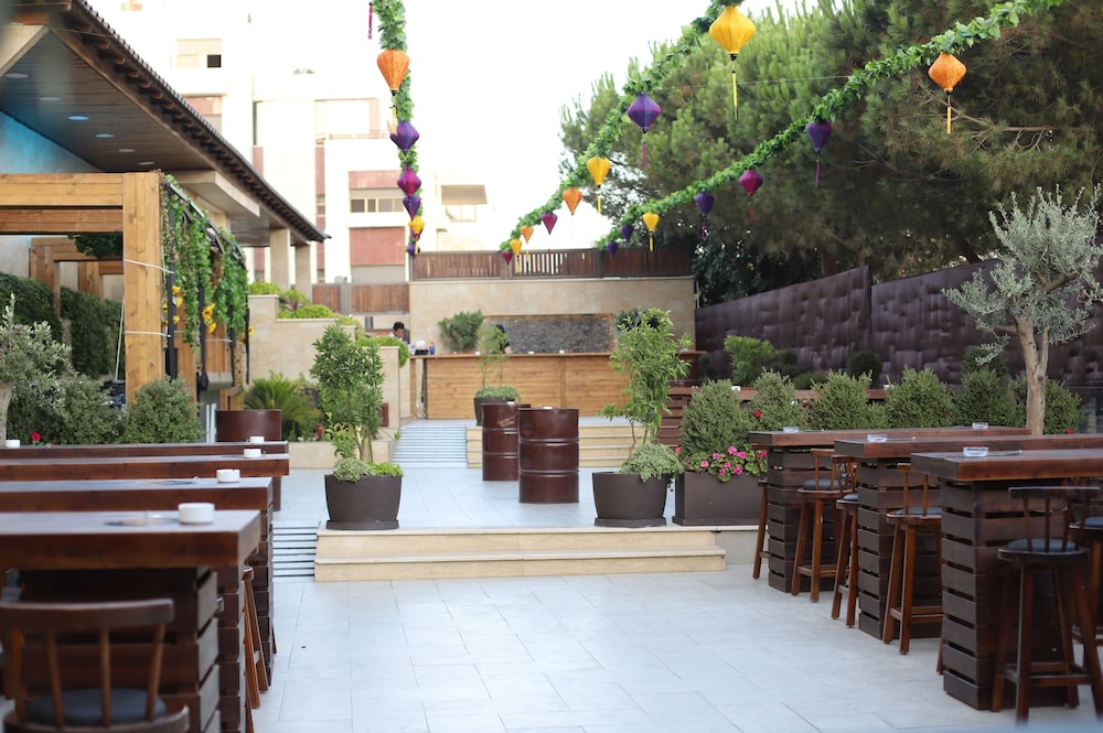 the sanrock by le reve hotels