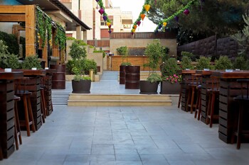 the sanrock by le reve hotels