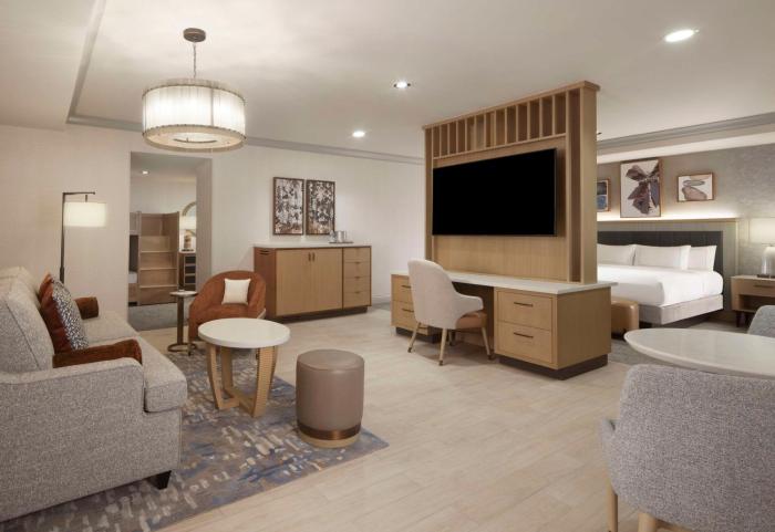 hilton anatole