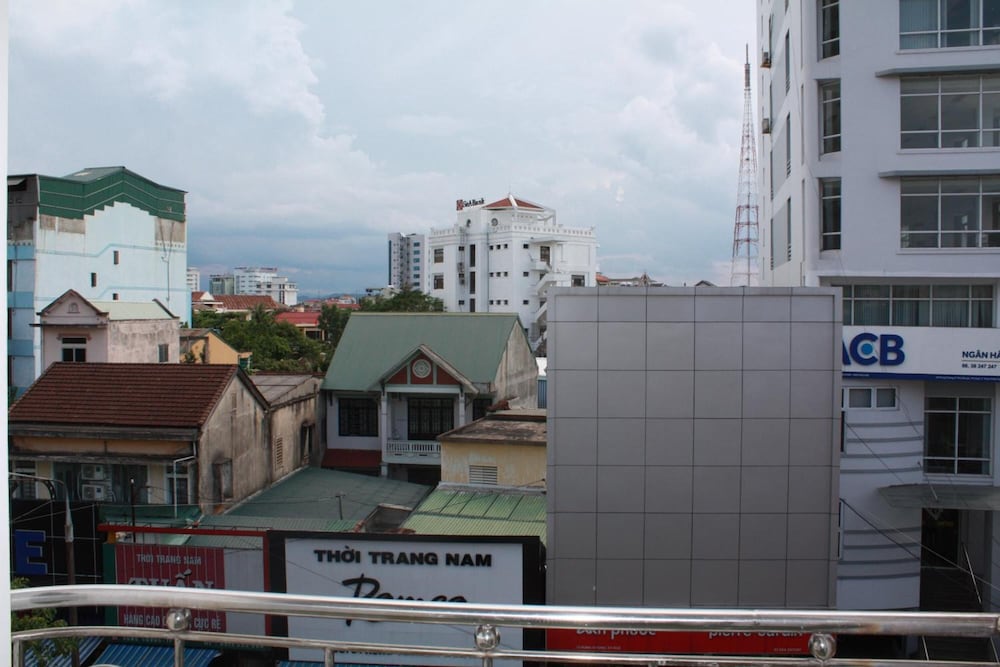 jade hotel