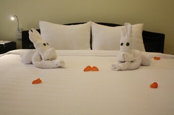 jade hotel