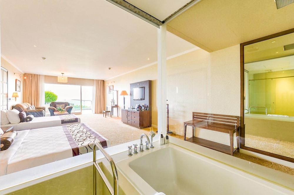 Sea Links Beach Hotel,Mui Ne>>Binh Thuan Province,5 star