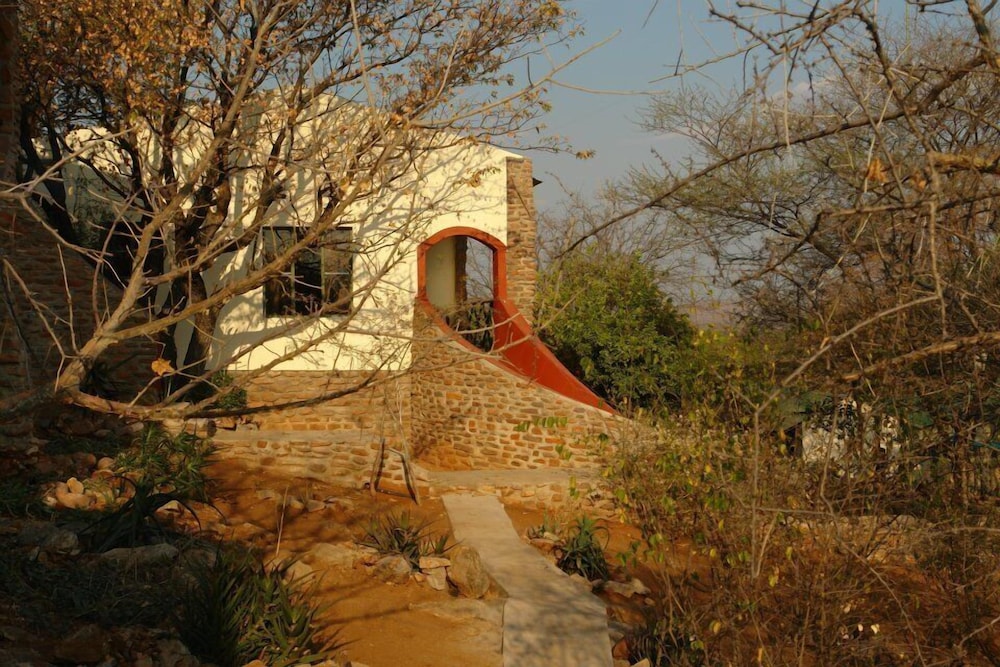 toko kamanjab lodge and safari