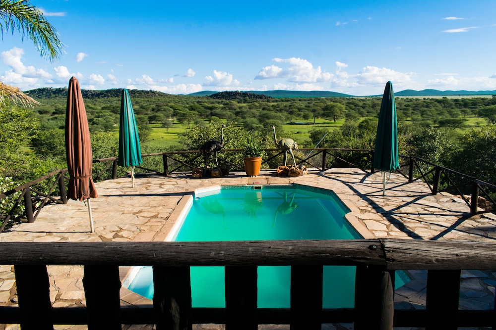 toko kamanjab lodge and safari