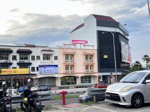 8 hotel nilai