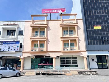 8 hotel nilai