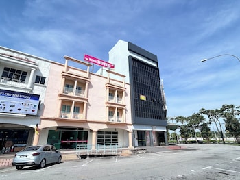 8 hotel nilai