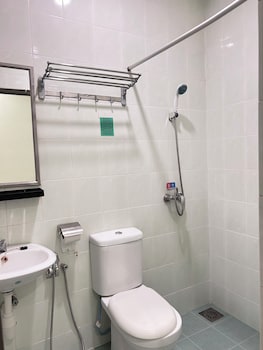 8 hotel nilai