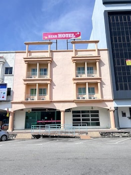8 hotel nilai
