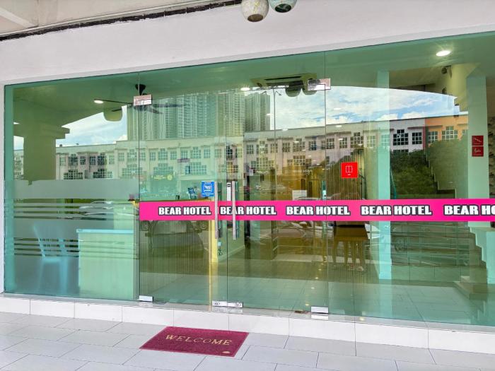 8 hotel nilai